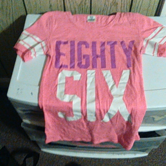 Two shirts - Picture 2 of 4